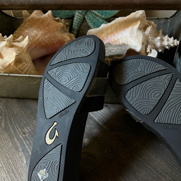 Olukai black slide sandals - Picture 3 of 3